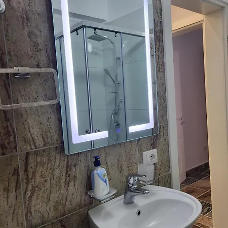 Fishta Q5 25 Apartment *